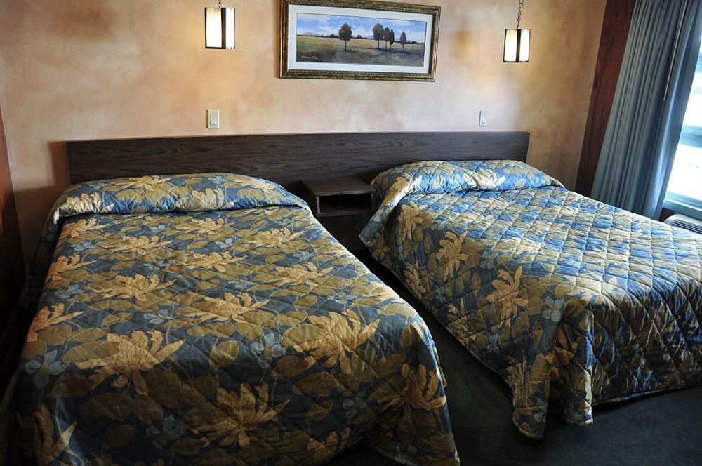 O'Sullivan'S Motel 乔治湖 外观 照片