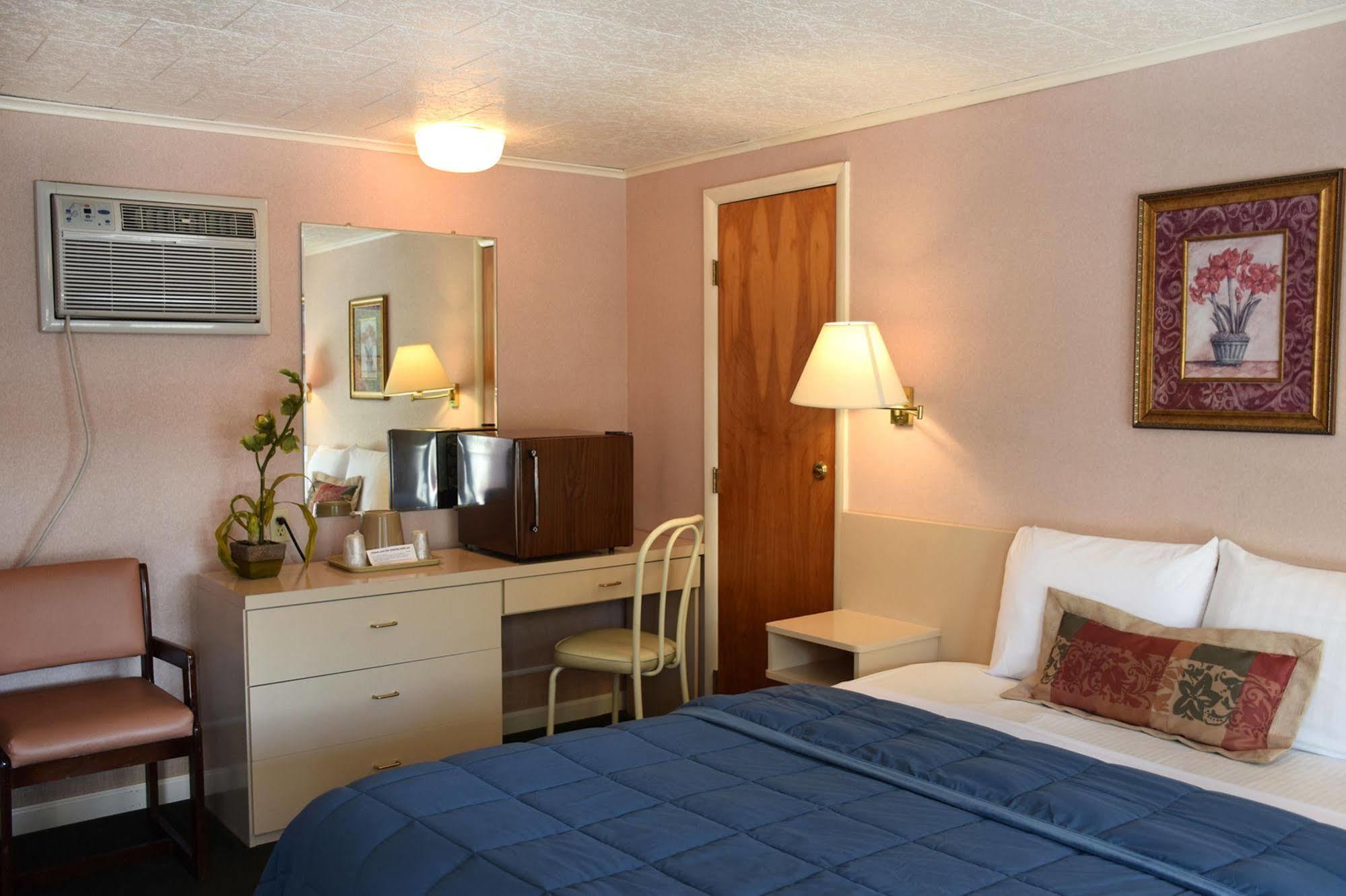 O'Sullivan'S Motel 乔治湖 外观 照片