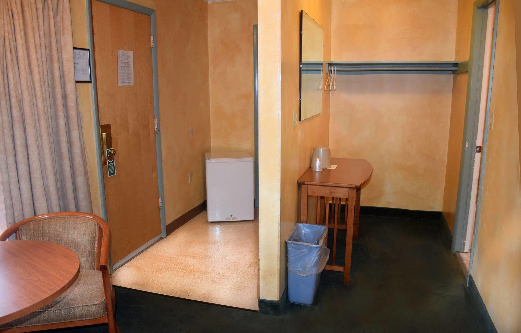 O'Sullivan'S Motel 乔治湖 外观 照片